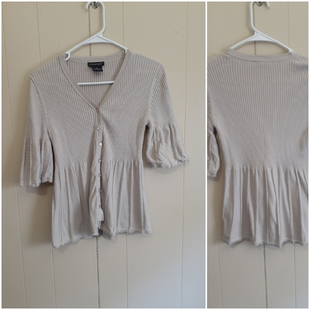 ESCAPADE sweater cardigan size small